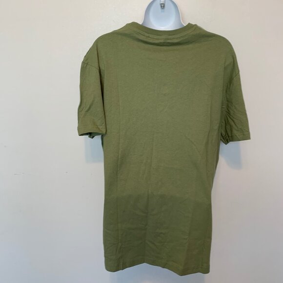 🐱 5 for $10 .  Guess Green Short Sleeve Crew Neck Tee Shirt NWT - Picture 3 of 5